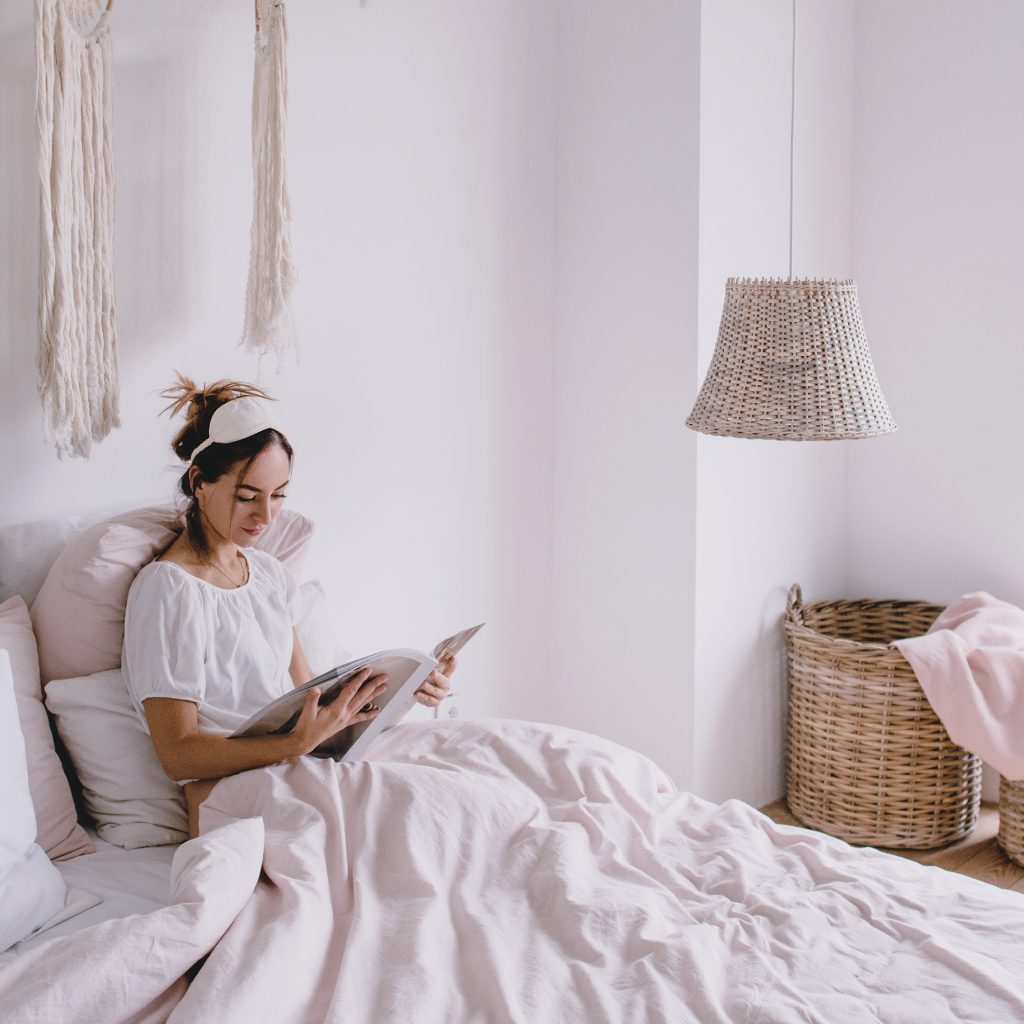 Whether you’re on the search for your next sexy CEO or forbidden workplace romance, this list of workplace romances in Kindle Unlimited will have just what you’re looking for!